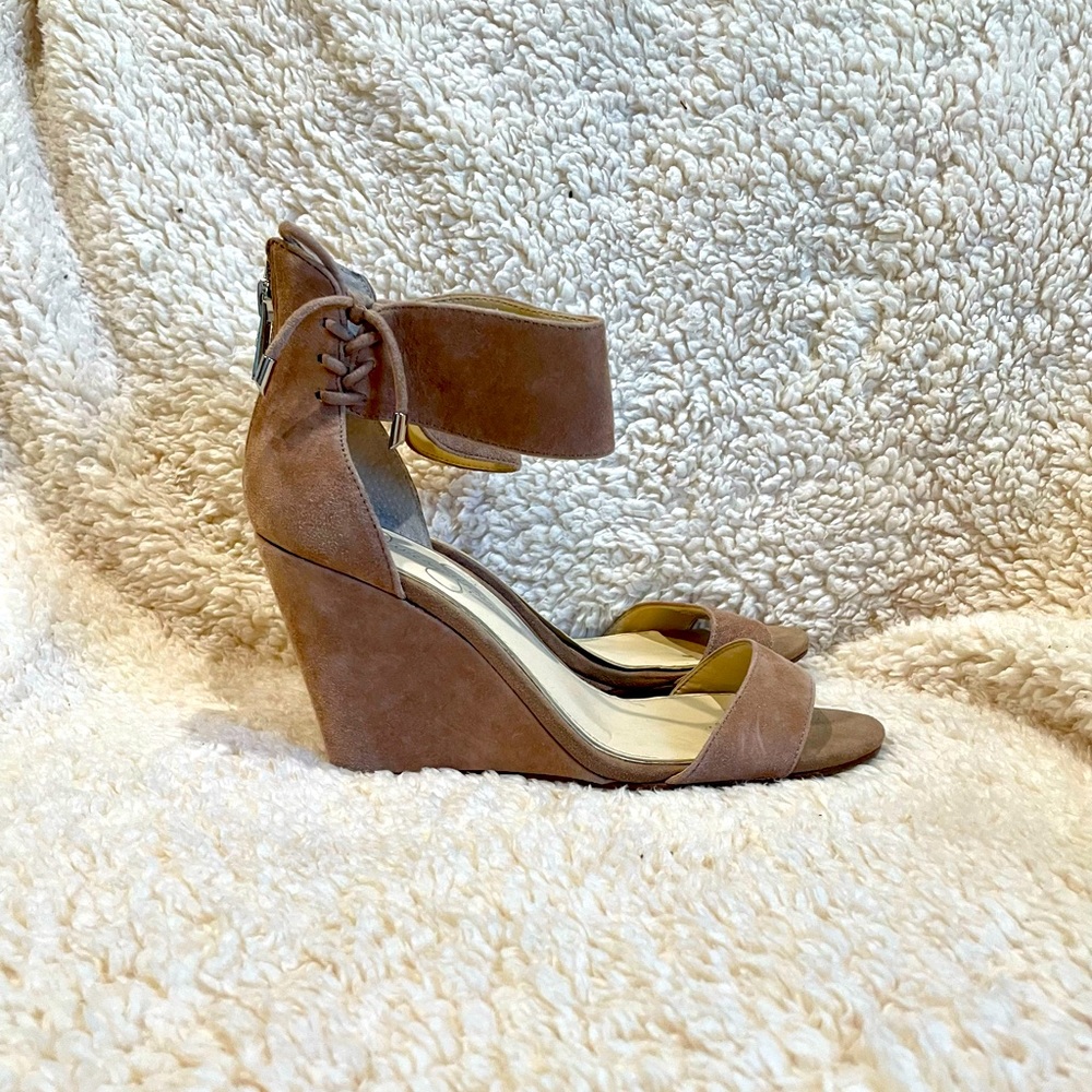Jessica Simpson Taupe Suede Wedges Size 8
